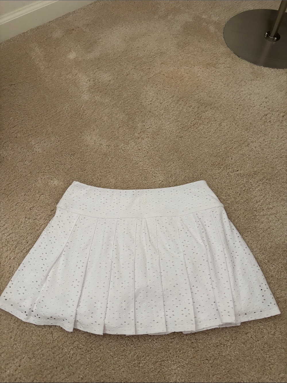 LUXLETIC by Lilly Pulitzer White Activewea SkORT - Gold Logo